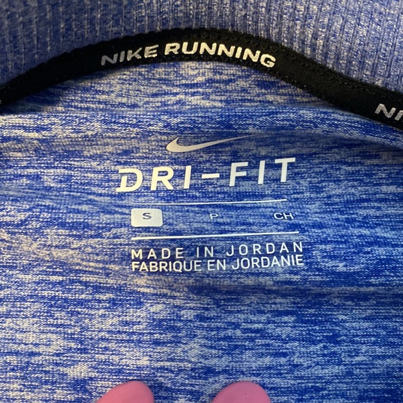 Women’s NIKE Dri-Fit Running Crewneck Size Small - Picture 2 of 2